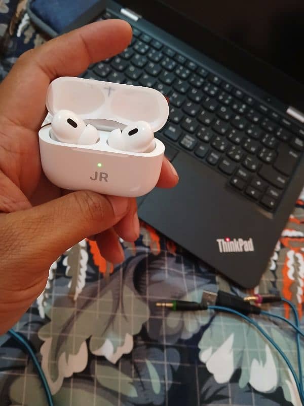 Iam Selling Apple ear buds C Pot 2