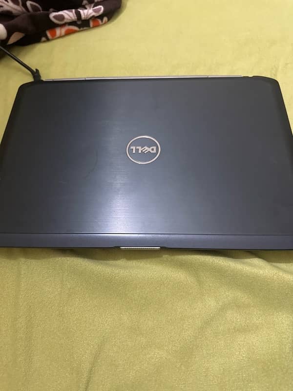 Dell leptop 10 \ 10 ssd 128 lagi hui hy inter core i5 2nd genration 3
