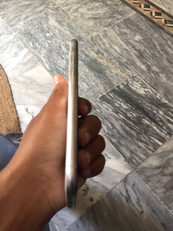 iPhone X 6