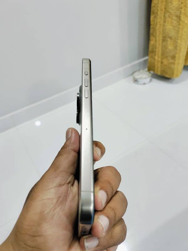 Iphone 15 Pro Max (256Gb) 2