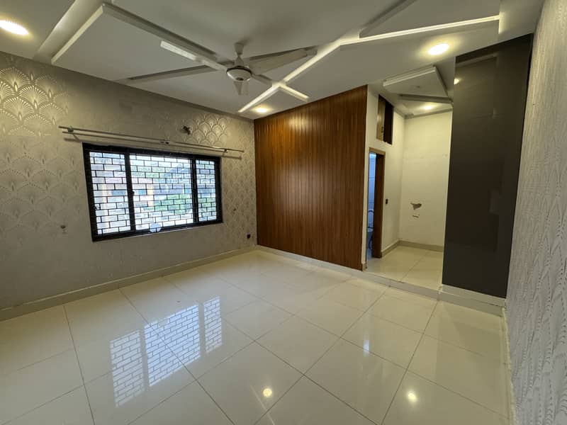 F-11 1kanal upper portion Available Fir Rent sapret gate 1