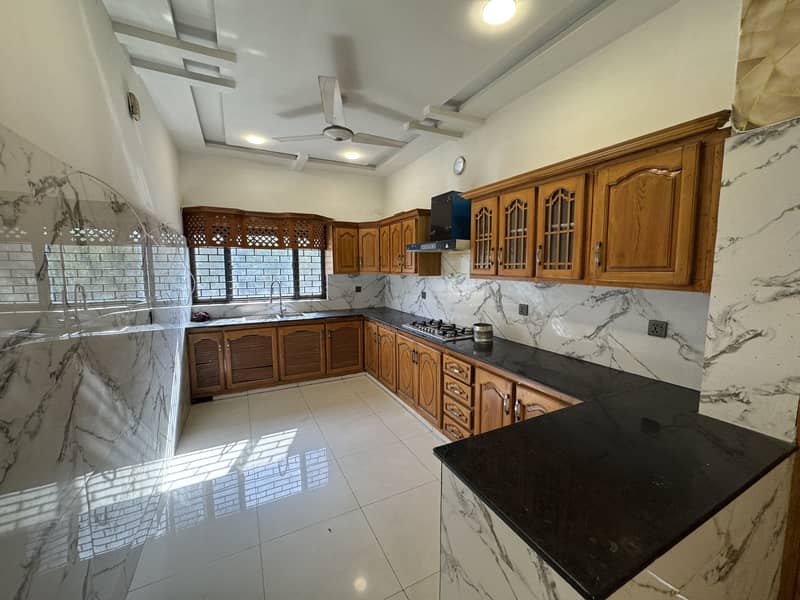 F-11 1kanal upper portion Available Fir Rent sapret gate 7