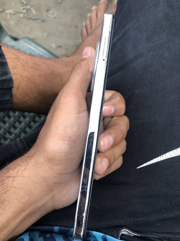 Tecno Cammon 30 4