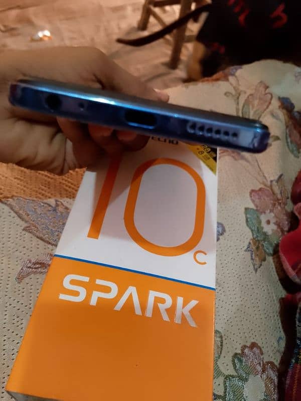 spark 10c  128+8+4 7