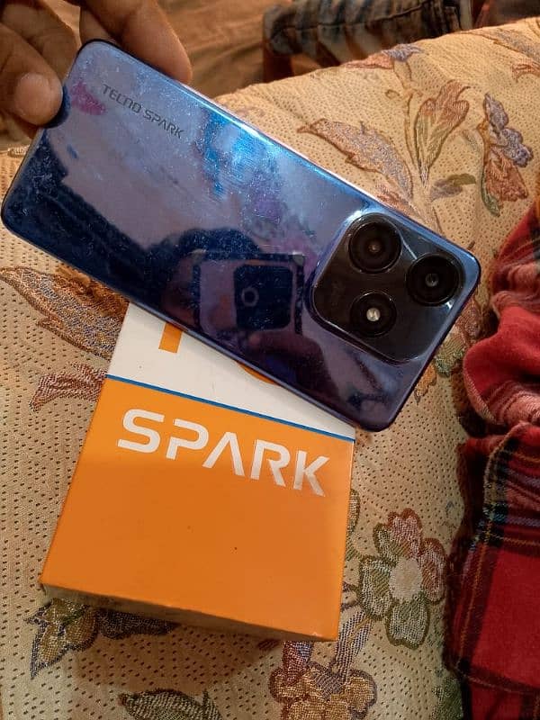 spark 10c  128+8+4 9