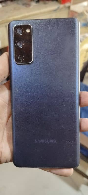 Samsung S20 FE 1