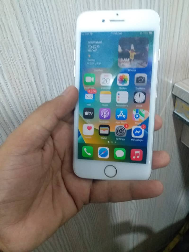 Apple iPhone 8 0