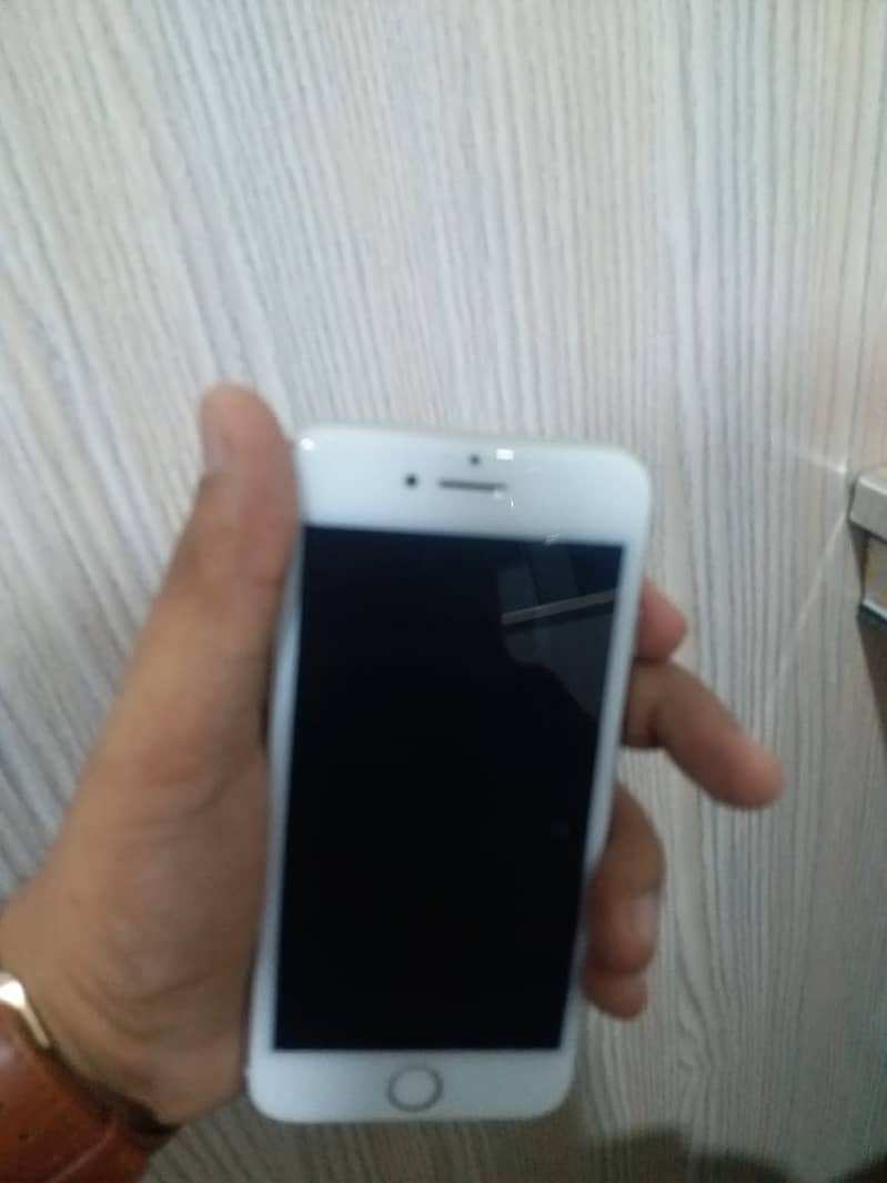 Apple iPhone 8 1