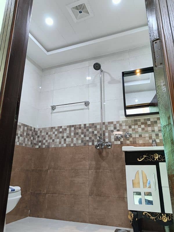 2 Bed Fresh-Renovated D-type apartment PHA in G-11/4 6