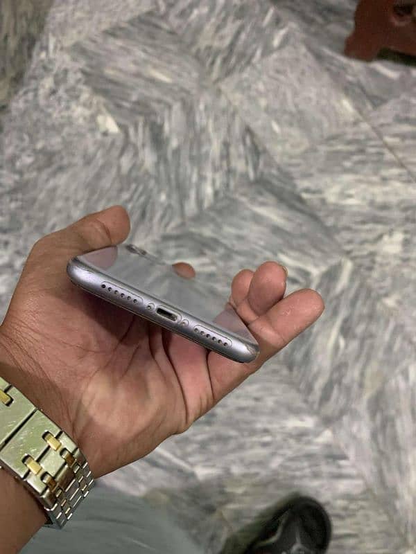 I phone 11 non PTA 2