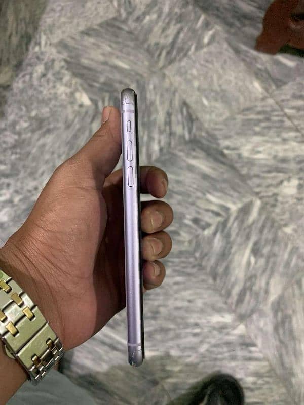 I phone 11 non PTA 3