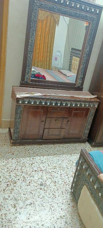bed ,wardrobe and dressing table for sale 3