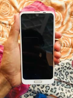 sharp Aquos R2