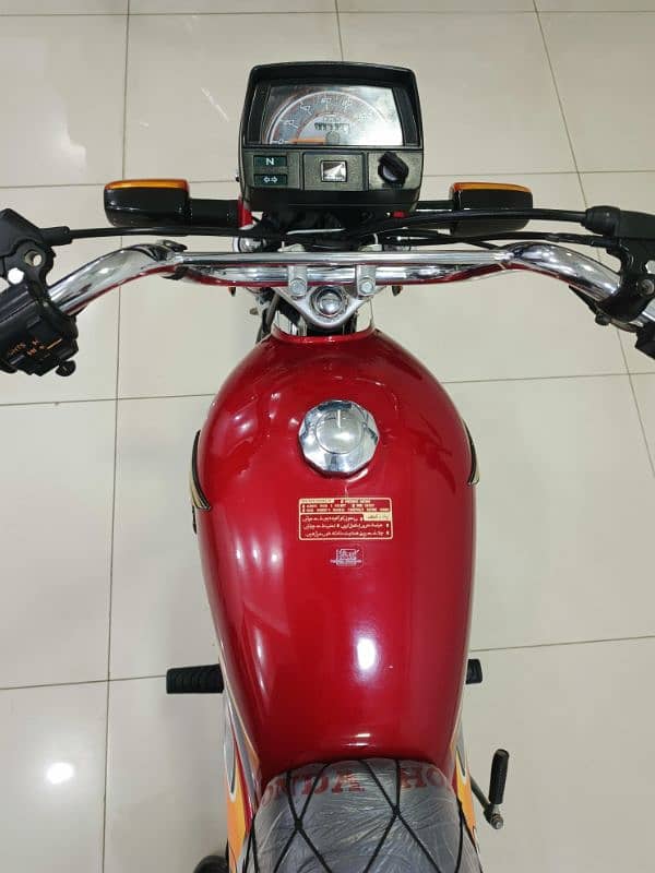 HONDA CD70 MODEL 2025 6