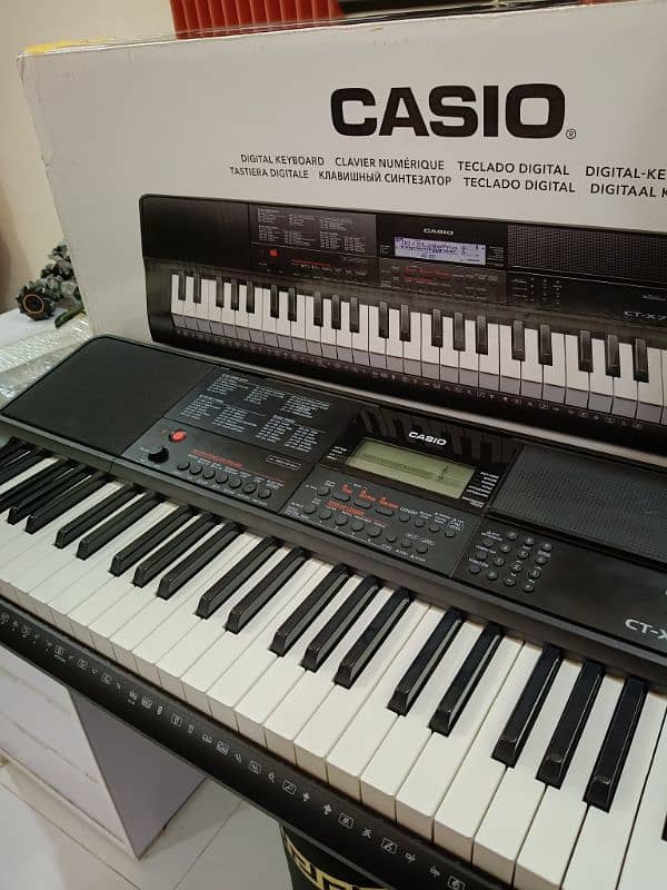 Casio Digital Piano CT-X700  61 Keys 0