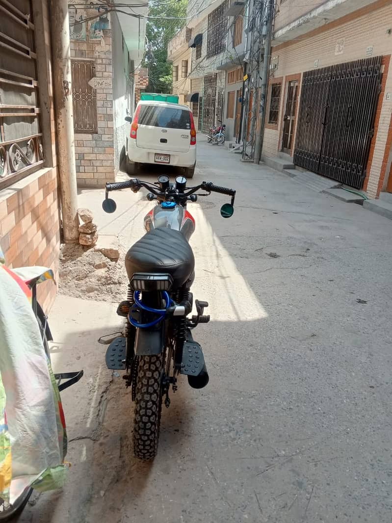 Hi speed Cafe racer 4