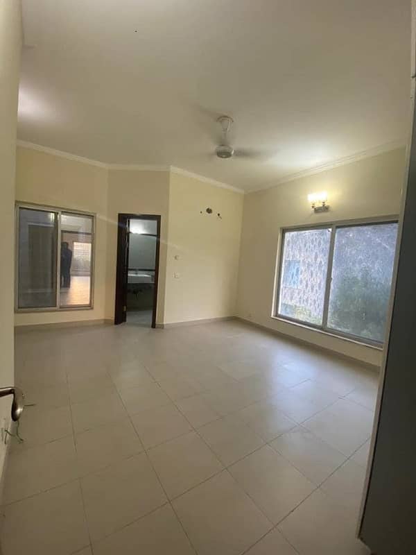 READY TO MOVE 235sq yd 3Bed DDL Villas FOR SALE at Precinct-27 Close to Jinnah Avenue and London Bridge 9