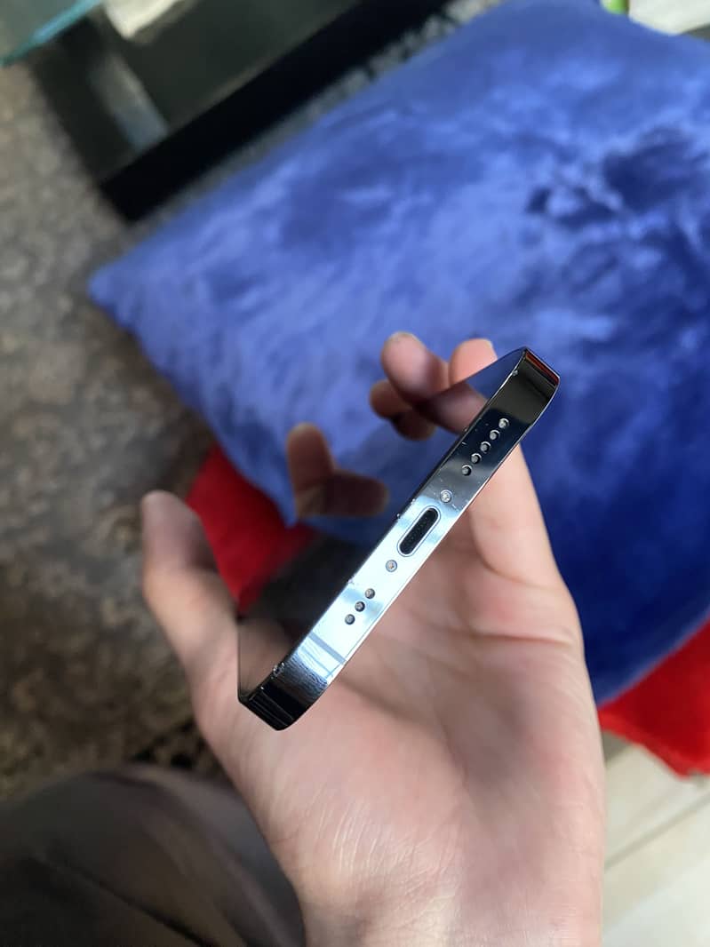 Iphone 12 pro max 5