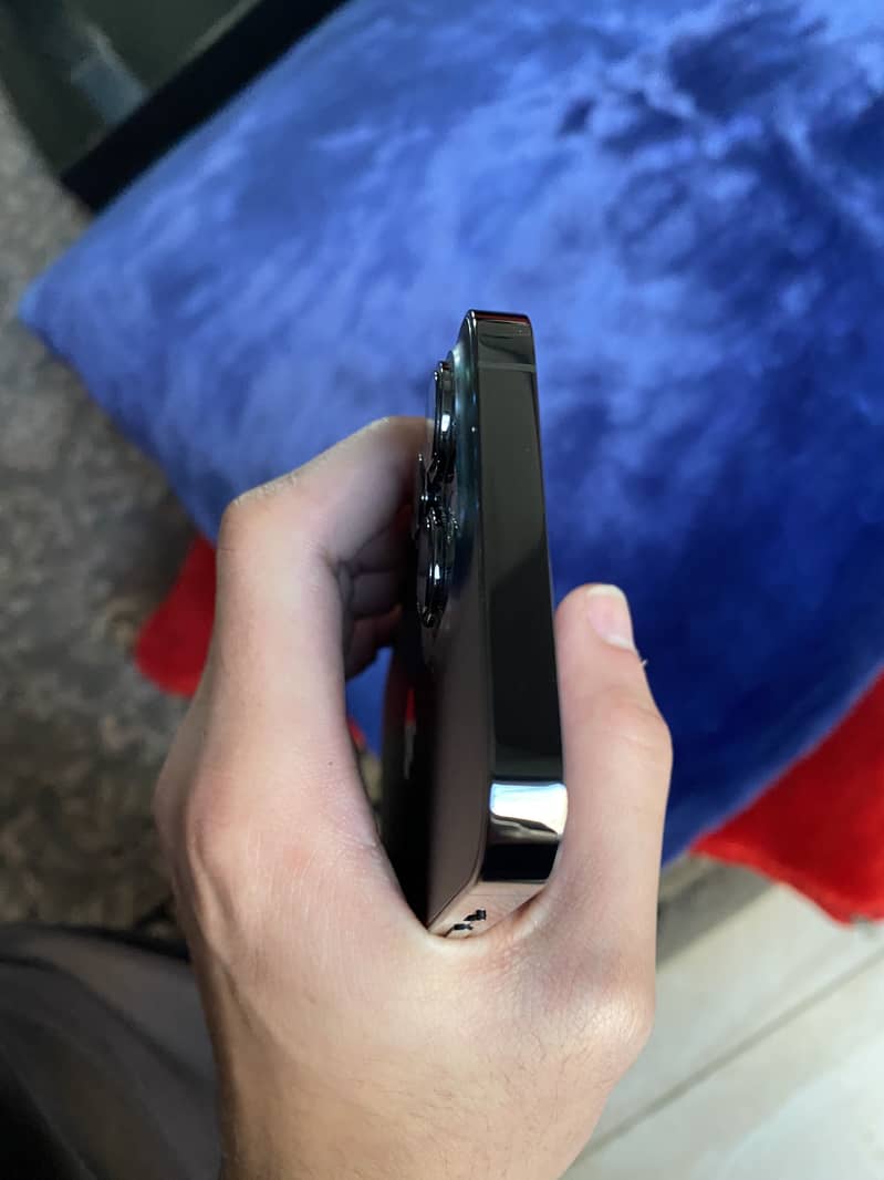 Iphone 12 pro max 6