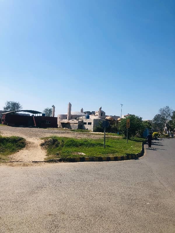A Residential Plot Of 10 Marla In Rs. 12500000 4