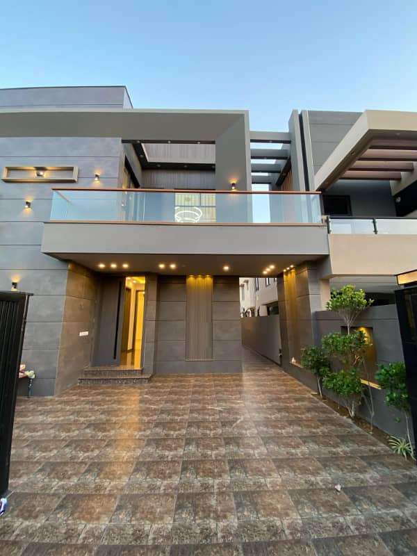 10.45 Marla Beautiful House Bahria Town, Lahore 6