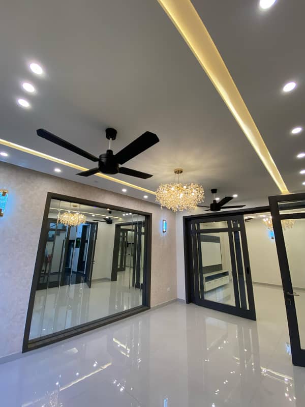 10.45 Marla Beautiful House Bahria Town, Lahore 15