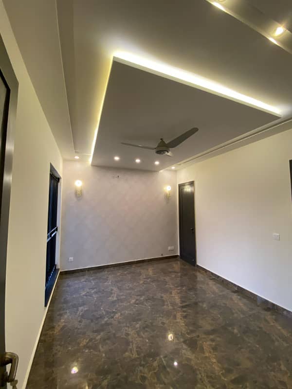 10.45 Marla Beautiful House Bahria Town, Lahore 25