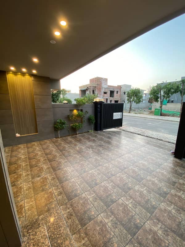 10.45 Marla Beautiful House Bahria Town, Lahore 28
