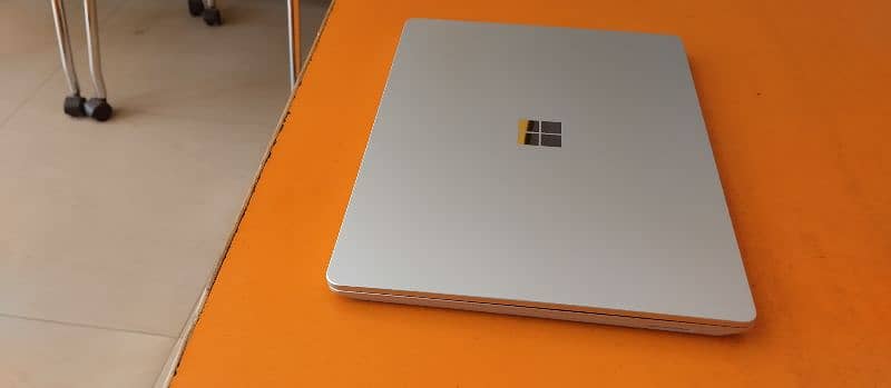 Microsoft Surface laptop go3 4