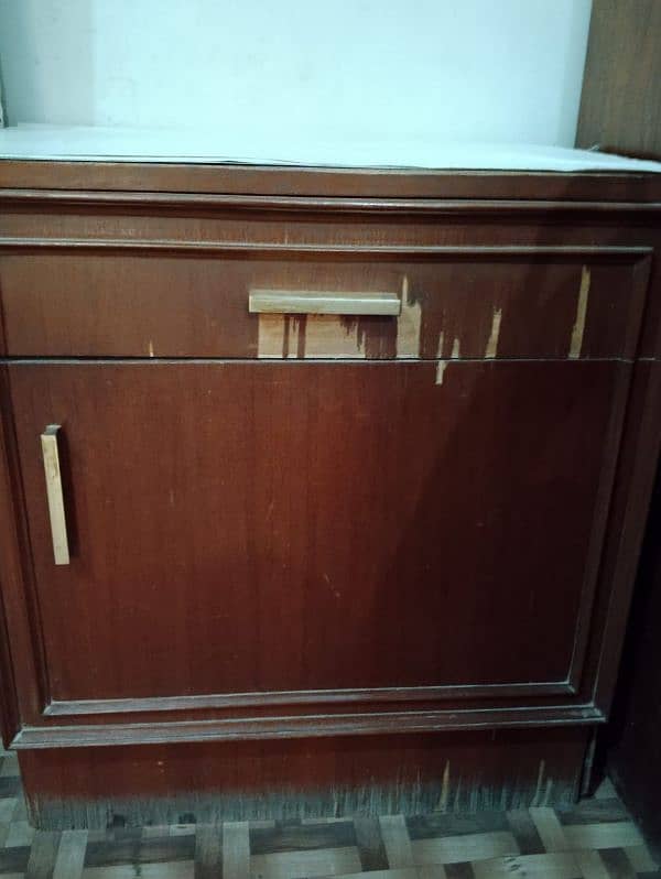 bed without metres two side table and one dressing table 1