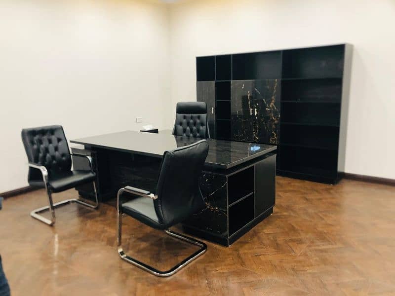 Executive table/ Office table 7
