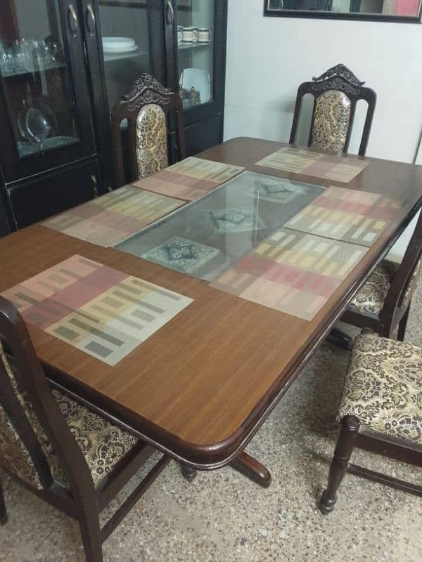 Dining table with 6 seats 1