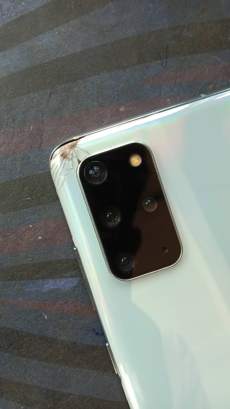 Samsung Mobile S20 Plus 3