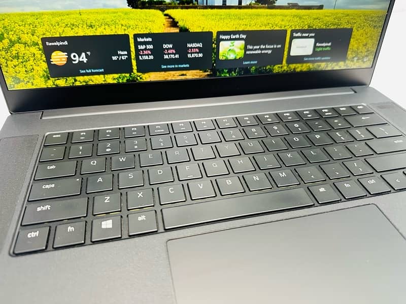 RAZER BLADE | 10th Gen | Intel Core i7 | 16GB With 512 GB 4