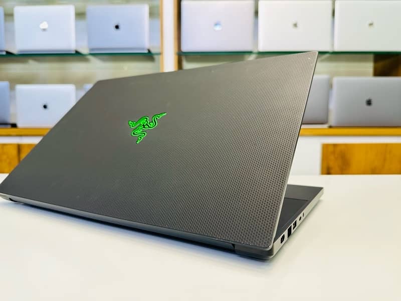 RAZER BLADE | 10th Gen | Intel Core i7 | 16GB With 512 GB 5