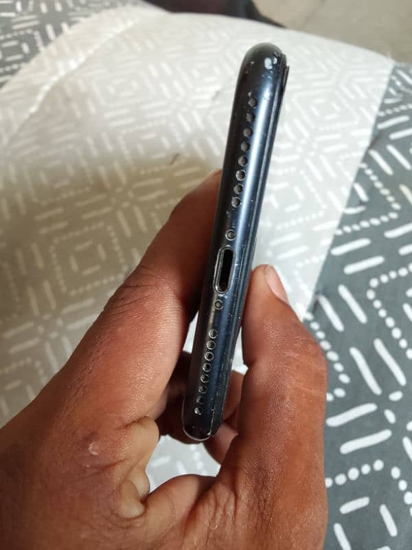 urgent sell iphone 7plus non pta 2