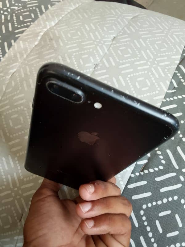 urgent sell iphone 7plus non pta 4