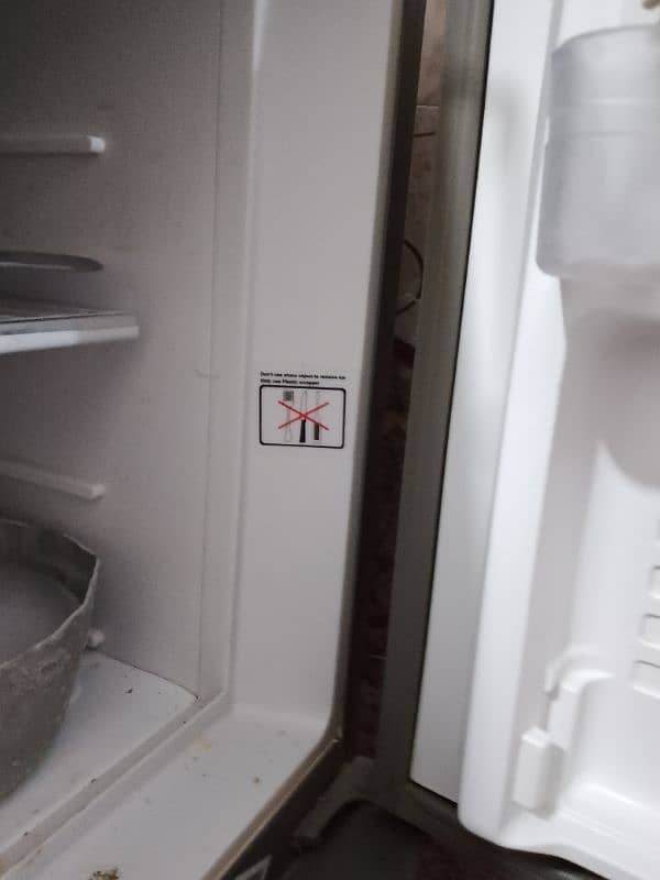 I am sale my dawlance refrigerator in good condition 1