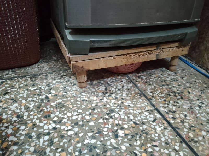 I am sale my dawlance refrigerator in good condition 4