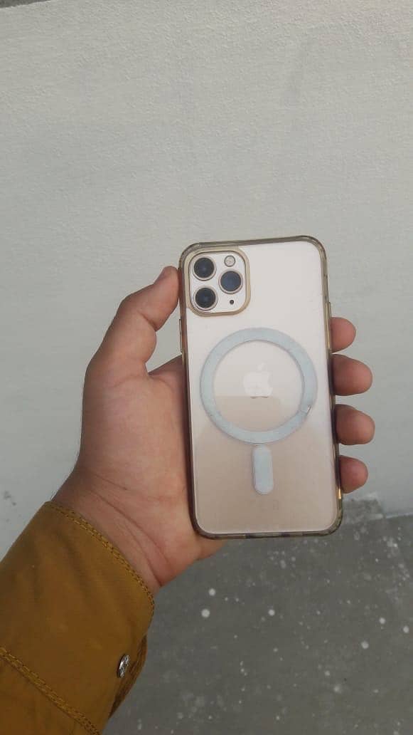 iphone 11 pro -non pta- 64gb- just disply change- battery service 0