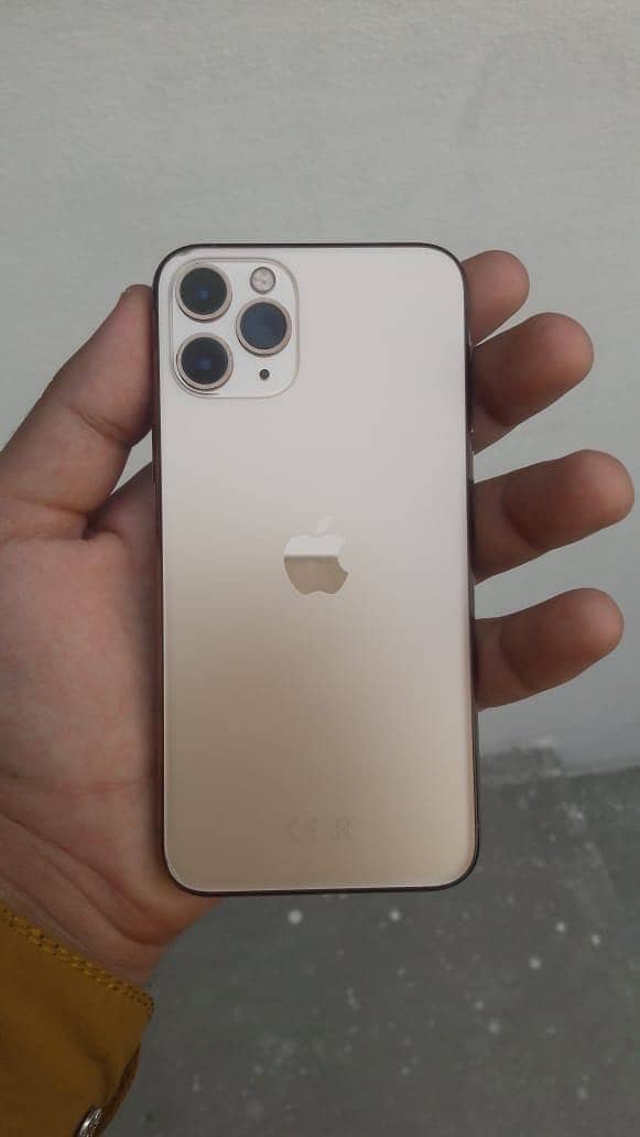 iphone 11 pro -non pta- 64gb- just disply change- battery service 5