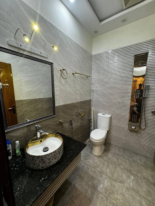 10 Marla Lower Portion Full Furnished Available For Rent In Bahria Town, Lahore 6