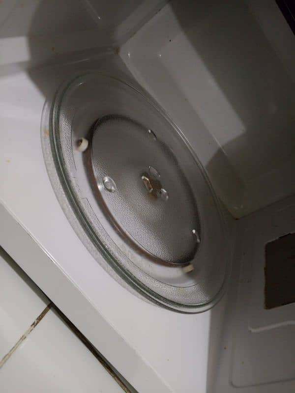 microwave oven with Grill 4
