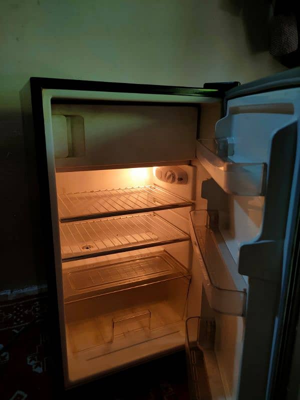 Dawlance refrigerator for sale 7