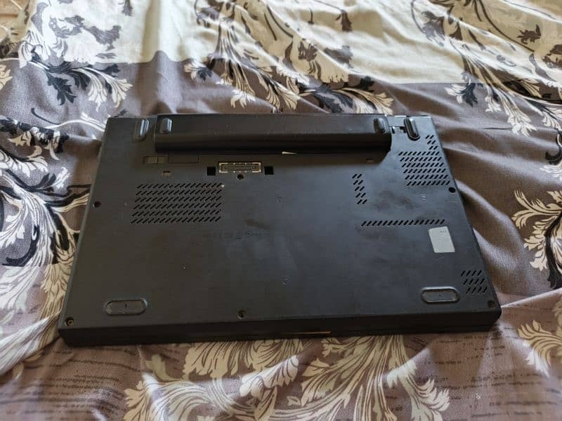 Lenovo ThinkPad X240 | Core i5 4th Gen – Touchscreen, Backlit Keyboard 8