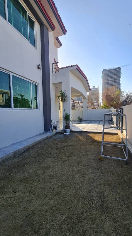 One Kanal Triple Unit House Available For Rent in Sector A DHA Phase 2 Islamabad 2