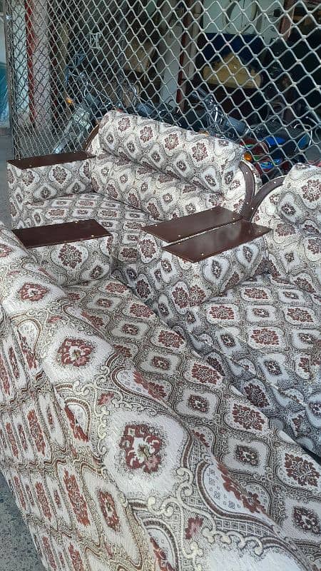 sofa set brand new whol sel rait par available hei. 0
