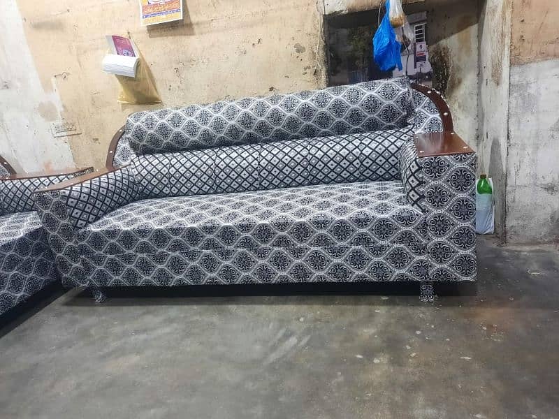 sofa set brand new whol sel rait par available hei. 6