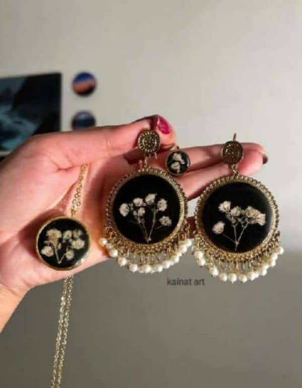 resin jumakay and pandent 2