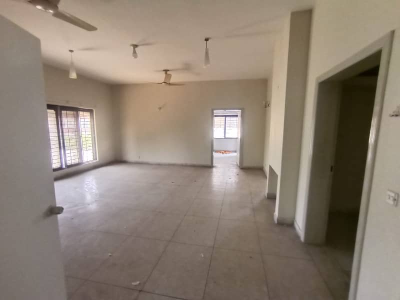 25 MARLA UPPER PORTION FOR RENT IN DHA PHASE 1 NEAR H BLOCK MARKET 9